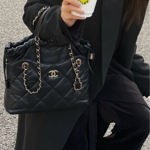 Chanel香奈兒🖤 抽繩福袋tote鏈條包💗 黑金軟糯大菱格 小號💕