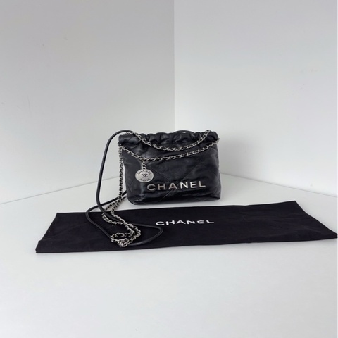 Chanel香奈兒🖤 黑銀mini 芯片22Bag垃圾袋98新✨