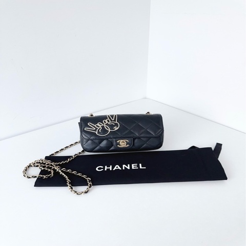 Chanel香奈兒🖤 限定絕版❗️ 黑金徽章水鑽剪刀手/勝利手勢 ✌🏻CF小mini💕 98新✨23開 尺寸17*10*5