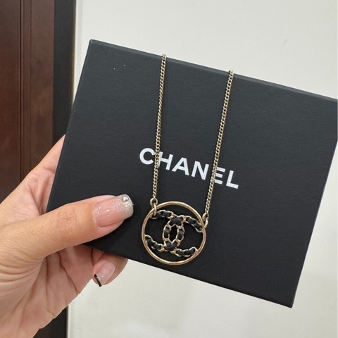 Chanel 香奈兒 19 黑皮 皮穿鍊 項鍊 項鏈 鎖骨鍊 鍊子