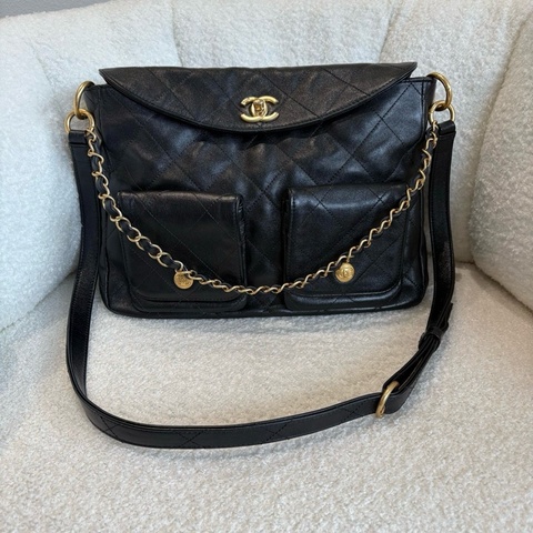 香奈兒/Chanel 24P hobo嬉皮黑色大號金扣郵差包手提單肩包斜挎包，尺寸30cm