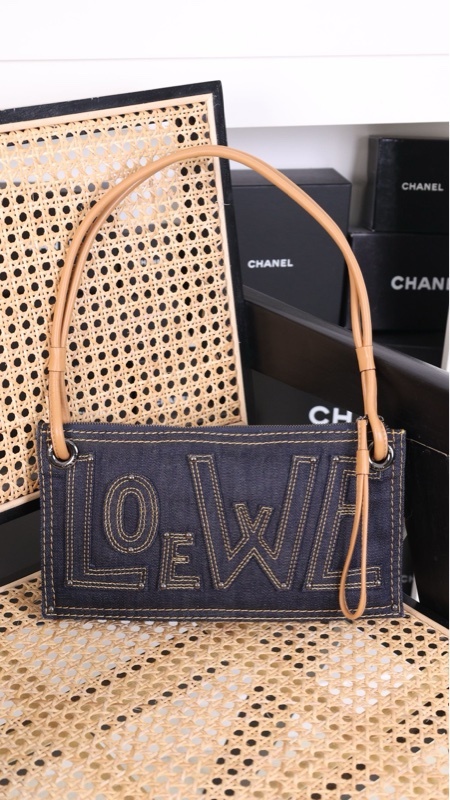 Loewe丹宁牛仔外缝线单肩包腋下包