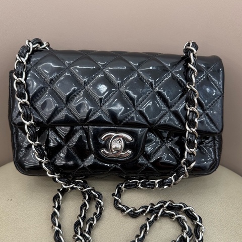 Chanel 香奈兒 黑銀漆皮CF大mini 19開