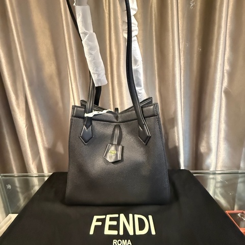 Fendi Origami木桶手袋 *