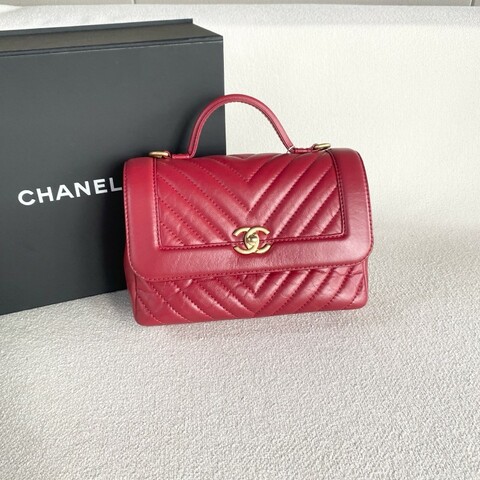 Chanel紅金V紋手提斜挎郵差包褶皺牛皮