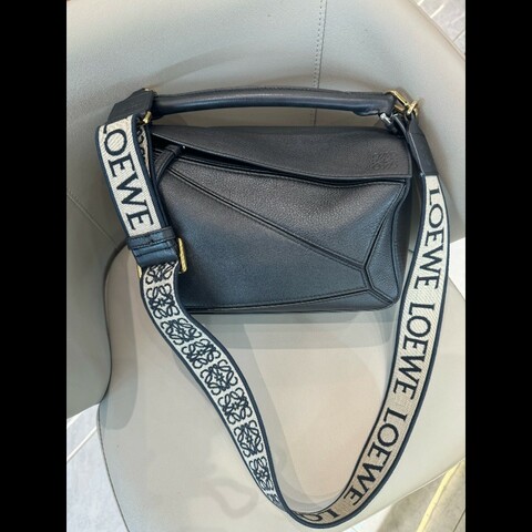 98新❤ LOEWE/羅意威 Puzzle 小号黑色幾何包  寬肩帶。