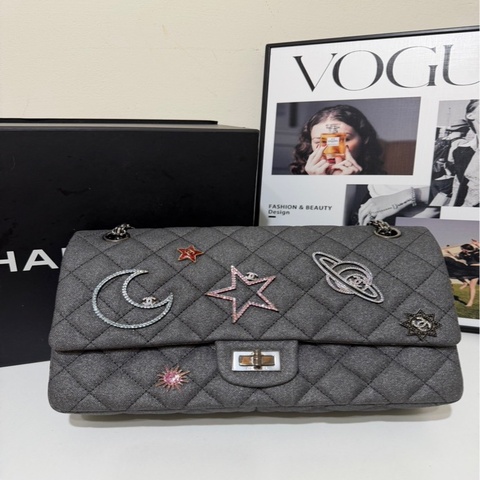 Chanel香奈兒🖤  2.55限量版徽章 💕