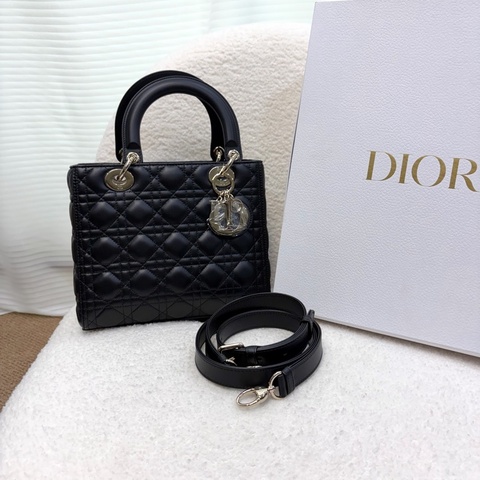 DIOR黑金釦中號黛妃包 M05650NGE M900