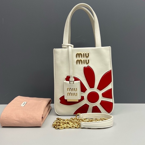 MiuMiu繆繆 白色全皮向日葵mini托特包 成色98新，尺寸15*17*5cm