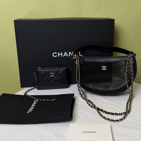 Chanel香奈兒 黑金羊皮漁網編織新月包網兜包