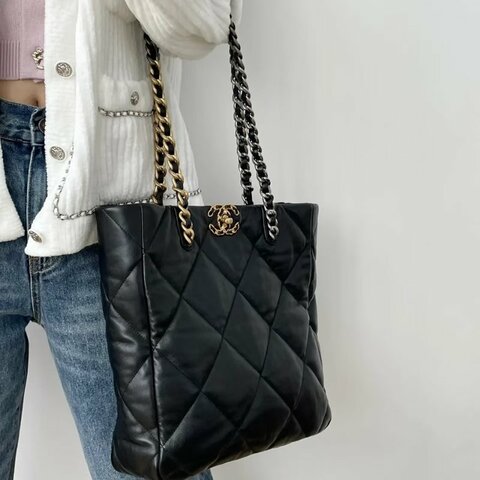 CHANEL 19bag黑金竪版托特包 30*29*9cm 98新配件塵袋