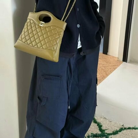 CHANEL 橄欖綠金扣31bag mini 手提肩背斜背包 24*22*5cm 99新配件塵袋