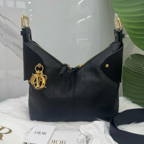 迪奧/Dior 小號 Dior Voyage 手袋 黑色牛皮革扁平超大藤格紋手提包單肩包