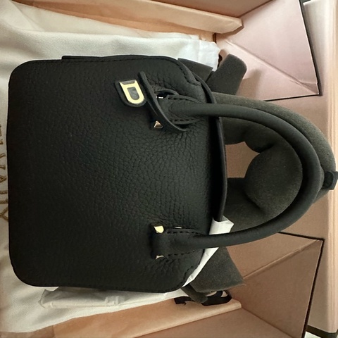 Delvaux cool box nano 黑