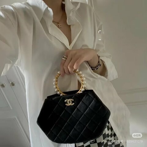CHANEL 手工坊限量款 珍珠手環晚宴包 16*16*1 98新配件塵袋