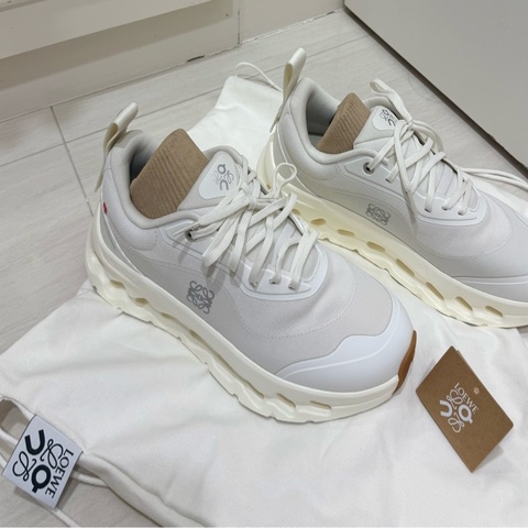 loewe x on運動鞋