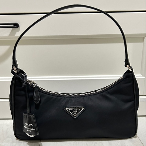 prada re-edition 2005腋下包