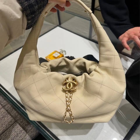 💎Chanel香奈兒|新款26C淡米色hobo 腋下包|99新芯片款