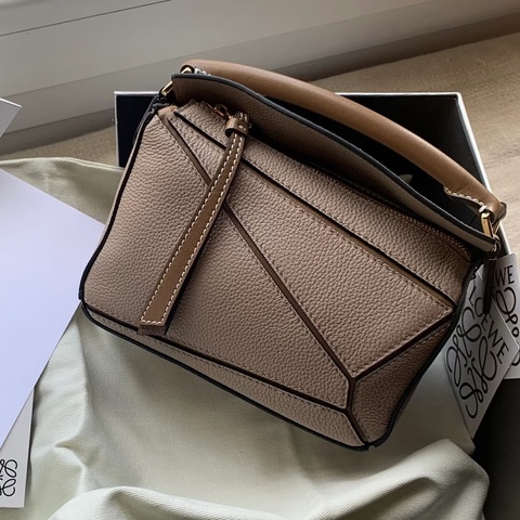 ✨Loewe羅意威|puzzle mini 大象灰沙色金扣幾何包|98新