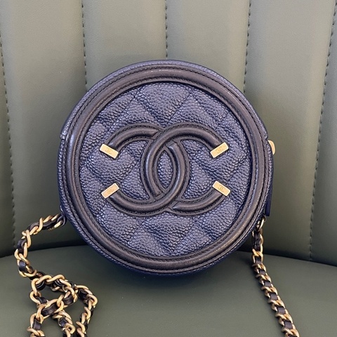 香奈兒/Chanel slg  小圓餅，27開，帶卡，  顆粒壓花小牛皮與金色金屬