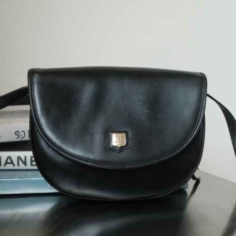 Celine 1980s 凱旋門金屬盾牌標誌經典平滑牛皮斜背馬鞍包