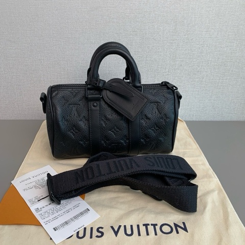 Louis Vuitton 路易威登👑 Keepall25 黑武士💕 手提斜挎包💗 99新✨芯片款 尺寸：25×15