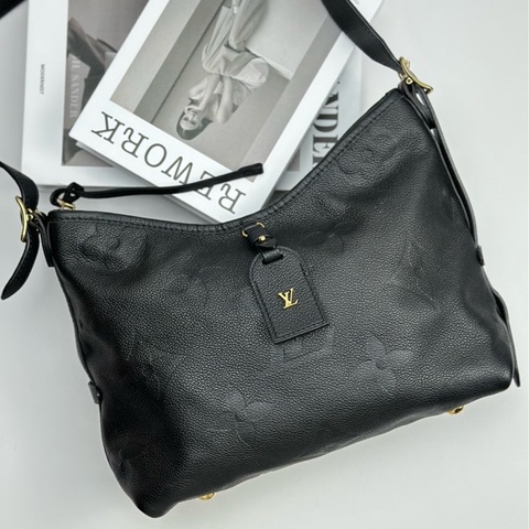 Louis Vuitton 路易威登 黑色Carryall PM 芯片款 缺子袋 尺寸：29.5*12*24