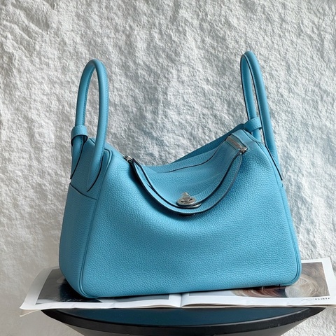 Hermes 愛馬仕 Lindy30  tc皮 金屬：銀扣  Y刻  附件：無。