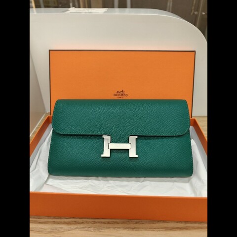 Hermes Constance long wallet
Vert Jade