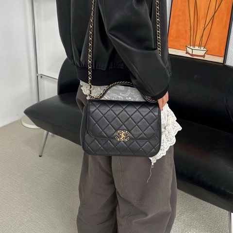 Chanel香奈兒🖤 19bag黑金郵差包💗 99新✨全配 28開 尺寸23*16*6