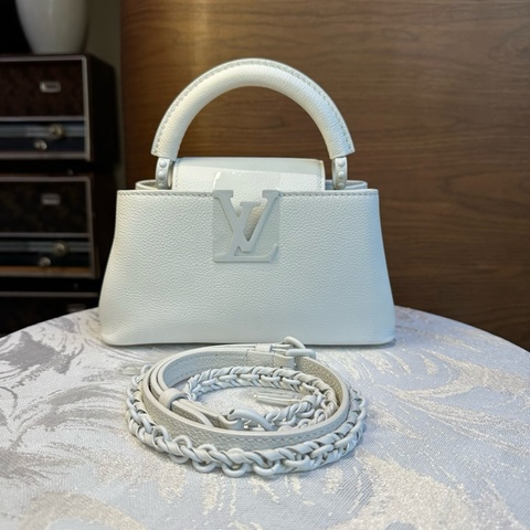 路易威登/Louis Vuitton CAPUCINES EAST WEST 迷你手袋 白色  手提包斜挎包 芯片款