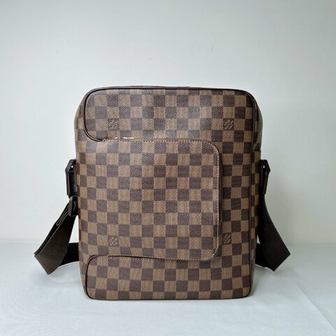 LV Olav MM棋盤格斜背包