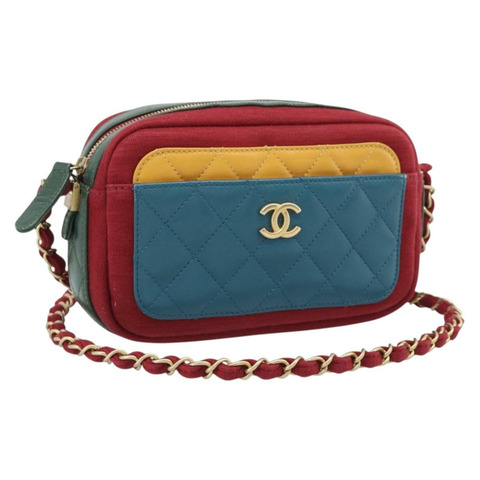 香奈兒 (CHANEL) 絎縫鏈條單肩包，羊皮材質，綠色，金色雙C標誌，正品編號 192435SAM