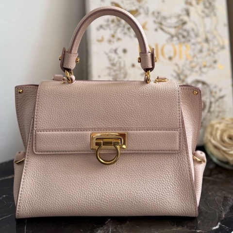 Ferragamo Sofia 櫻花粉手提肩背包