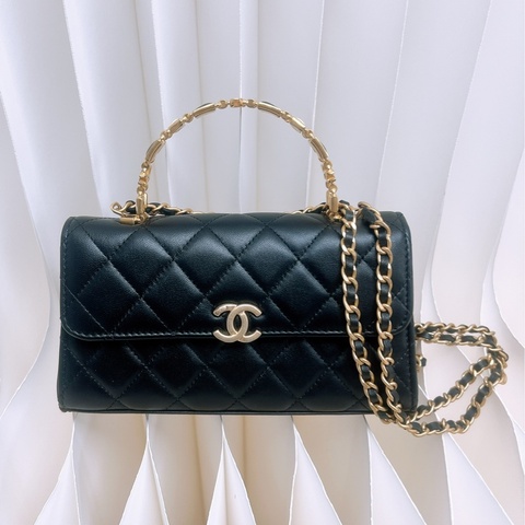 近新✨Chanel 22b 琺瑯手柄翻蓋包 18.5cm