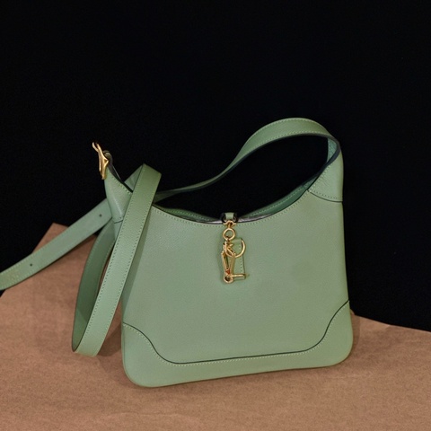 愛馬仕Hermes trim duo 24斜挎包 蚱蜢綠金扣 ec皮 z刻