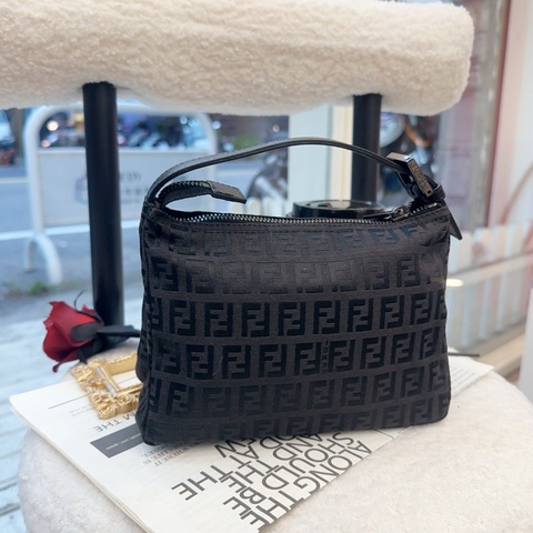 【赫蒂國際精品】 Fendi Zucchino 帆布手拿包 vintage