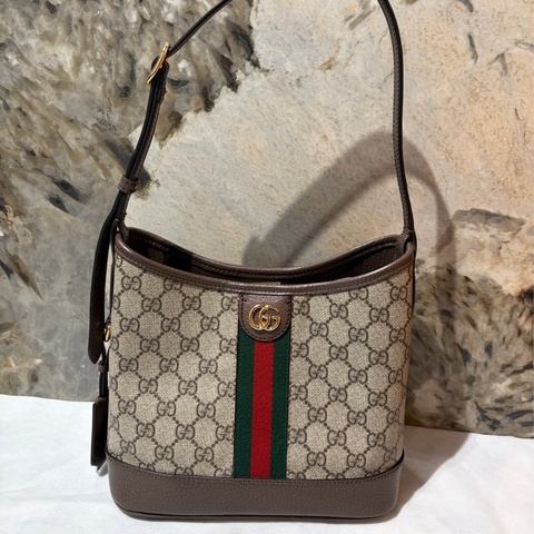 Gucci 老花PVC HOBO包