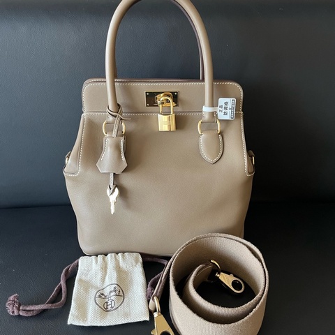 Hermes  愛馬仕 牛奶盒子 底長20  A刻