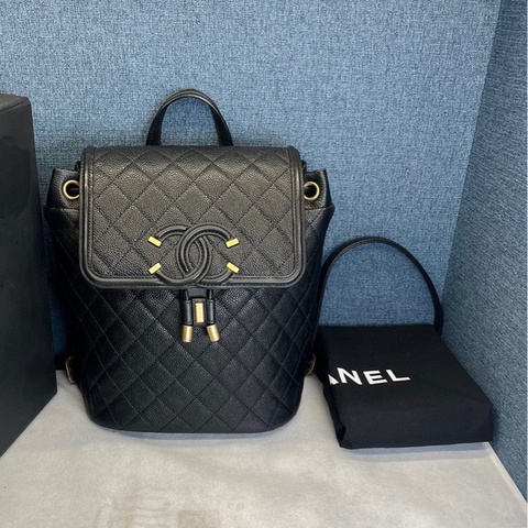 香奈兒chanel vanity雙肩包，尺寸20*24.5*12， 98新
