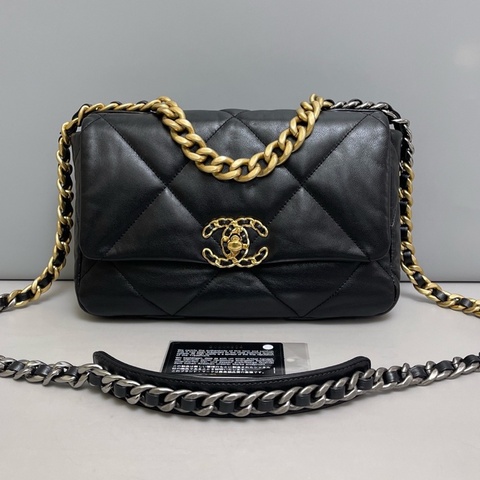 Chanel香奈兒 19bag小號黑金全皮菱格包，尺寸 25×17×8 附件 身份卡 鐳射30