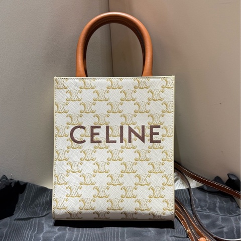 賽琳 Celine  尺寸17＊6＊20cm  21年