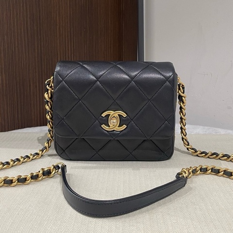 Chanel香奈兒 21B黑金牛皮側字母方胖子，芯片款尺寸16.5/14/6cm