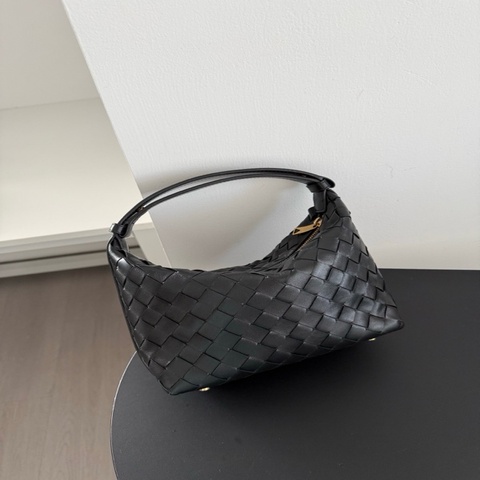 Bottega Veneta葆蝶家黑色編織飯盒包 尺寸：20x13x9.5c