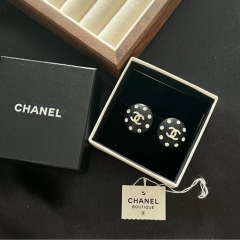 【中古法國回流✨柯德莉風格🖤全網最甜】Chanel香奈兒 中古黑色亞克力滿天星耳夾