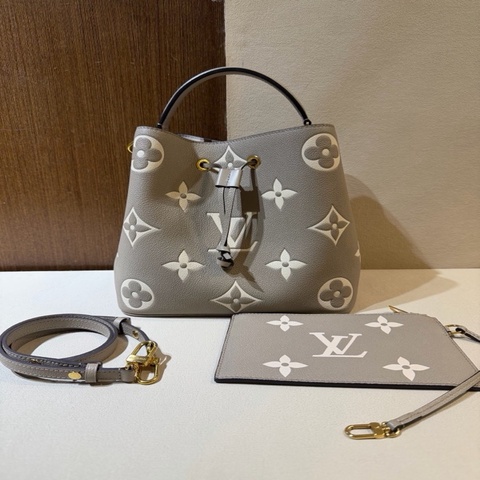 Louis Vuitton 路易威登  芯片款 Neonoe 大象灰壓花水桶包 兩條可拆卸肩帶