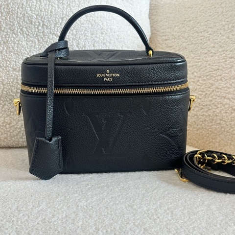 LV路易威登 黑金全皮vanity化妝包