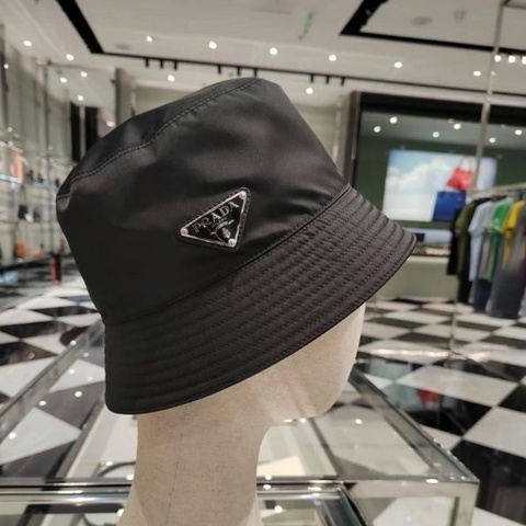 PRADA Re-Nylon 漁夫帽 三角鐵牌 LOGO 黑色 二手 附原廠盒子 紙袋 尺寸：L