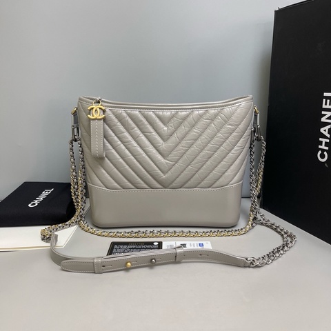 Chanel • 經典灰色山形紋牛皮流浪包 中號 全配🈶盒裝