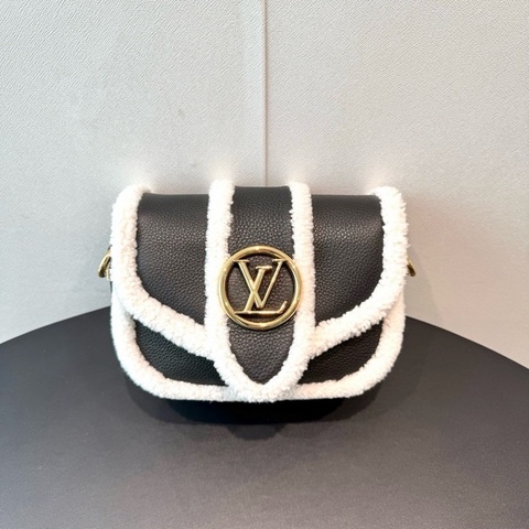 Louis Vuitton • Pont 9 Soft 黑金羊羔毛拼皮馬鞍包